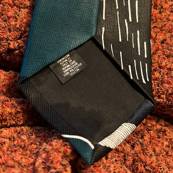 Vintage 101 Dalmatians Tie - Picture 2 of 4